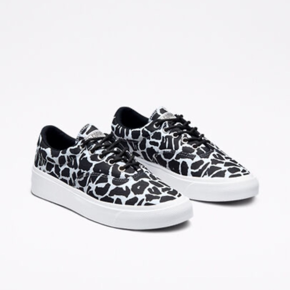 Black White  Low Top Converse - Picture 6 of 15